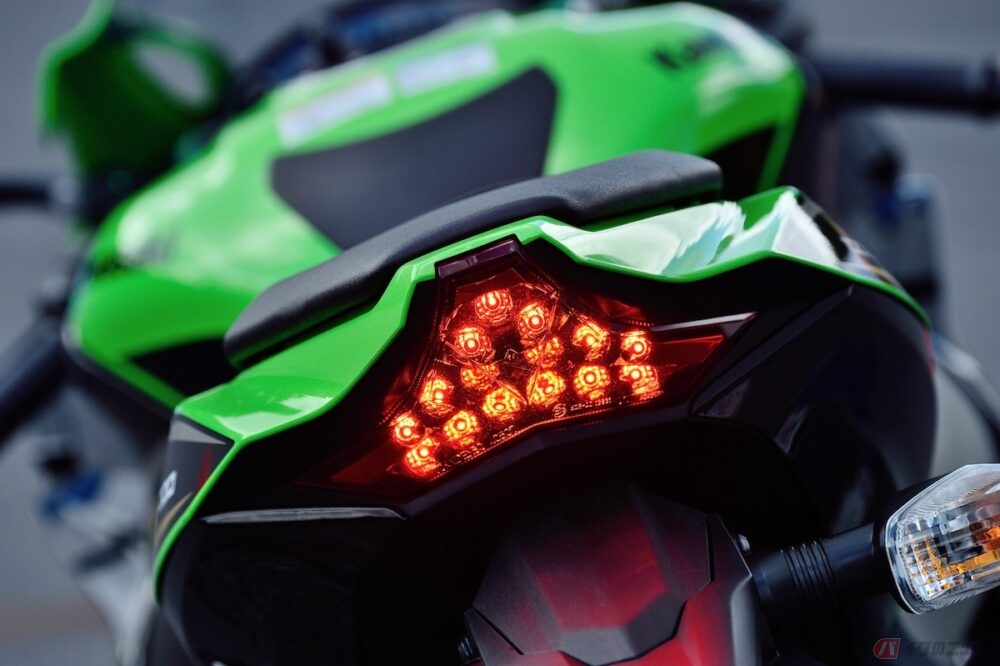 車検に通らないことも テールランプの保安基準とは バイクのニュース