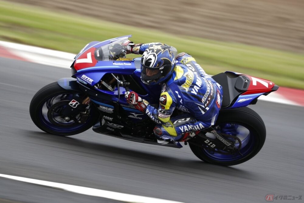 サーキット走行では必須 つなぎの選び方とは バイクのニュース サーキット走行では必須 つなぎの選び方とは バイクのニュース