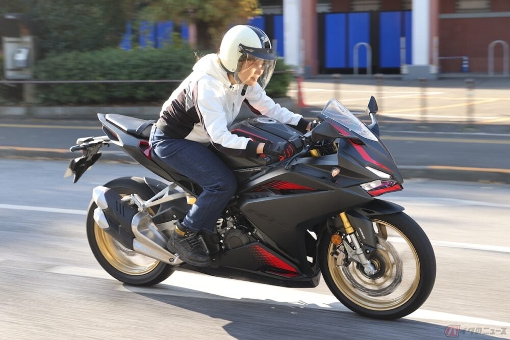 リターンしたママライダーがホンダの250ccスーパースポーツモデルcbr250rrに乗ってみました バイクのニュース リターンしたママライダーがホンダの250ccスーパースポーツモデルcbr250rrに乗ってみました バイクのニュース