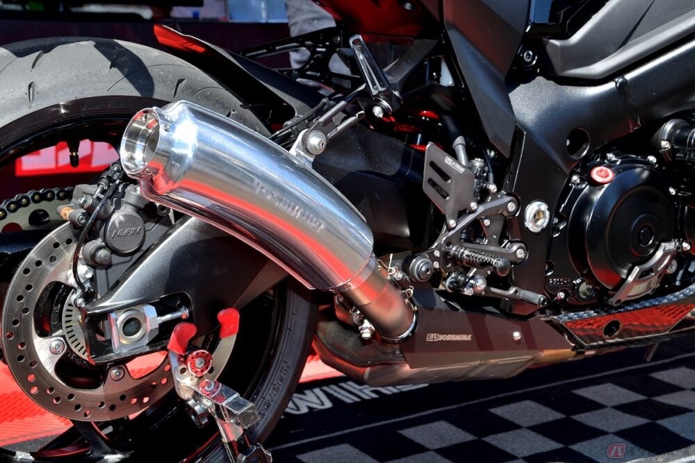 バイクのマフラーが多くのモデルで右側に出ているのはなぜか バイクのニュース バイクのマフラーが多くのモデルで右側に出ているのはなぜか バイクのニュース