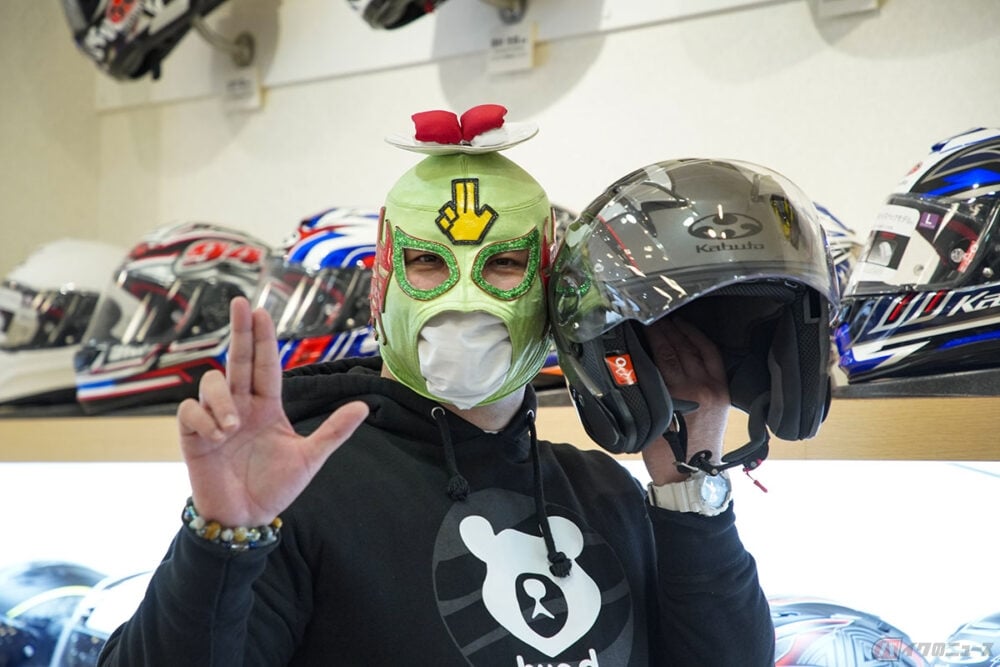 現役プロレスラー Sushi のヘルメット選び パッドの変更でフィット感を調整 バイクのニュース