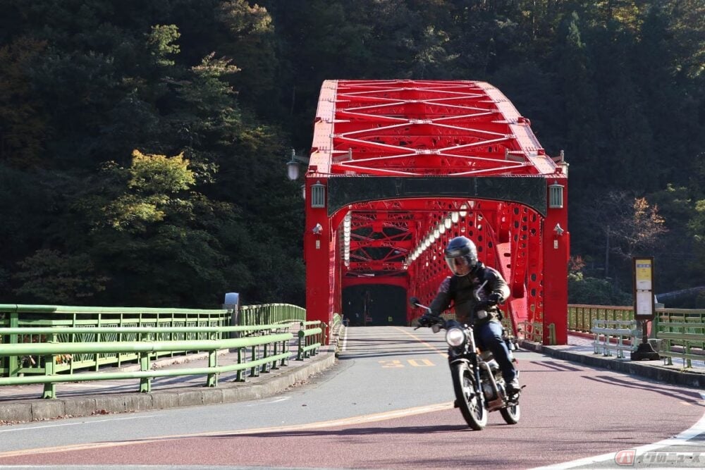 ツーリングで見かけた廃墟 奥多摩周遊道路近くに残る 奥多摩湖ロープウェイ いったいナゼこんなものが バイクのニュース ツーリングで見かけた廃墟 奥多摩周遊道路近くに残る 奥多摩湖ロープウェイ いったいナゼこんなものが バイクのニュース