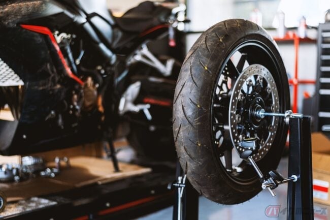 新品タイヤは滑る タイヤの皮むきは必要なのか バイクのニュース 新品タイヤは滑る タイヤの皮むきは必要なのか バイクのニュース