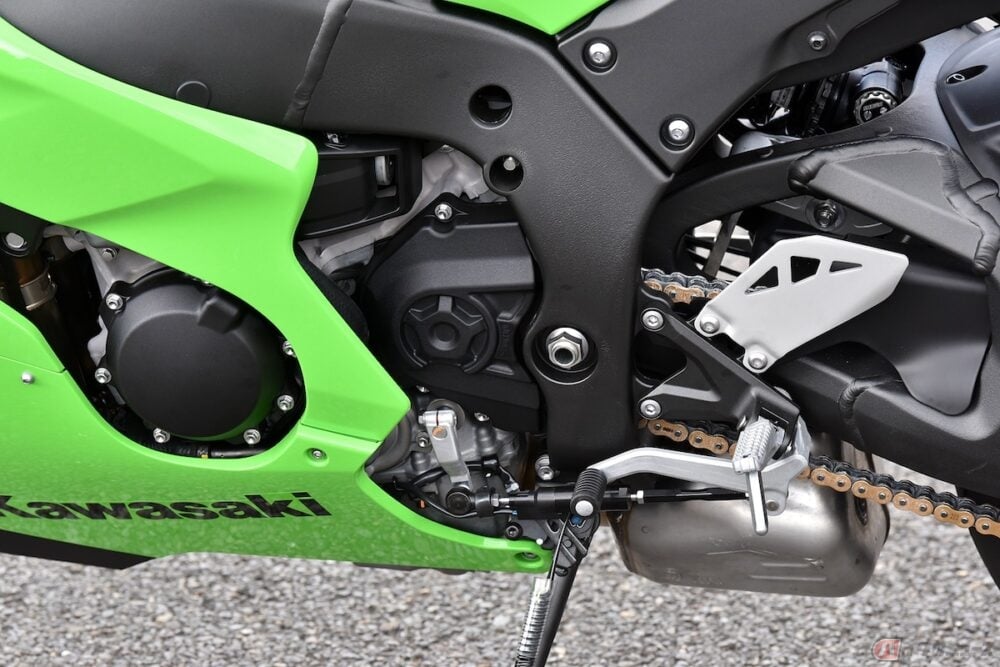 バイクのパーツでよく聞くスライダーって何 小さいけれど意外と大事な役割を担っている バイクのニュース バイクのパーツでよく聞くスライダーって何 小さいけれど意外と大事な役割を担っている バイクのニュース