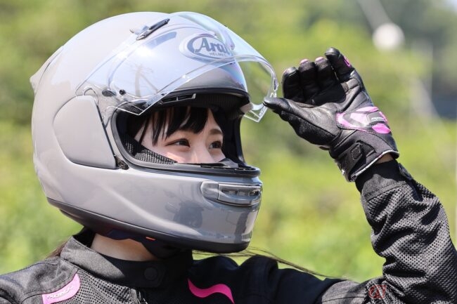 ヘルメットをかぶると髪型が ぺちゃんこになる問題 その解決方法とは バイクのニュース ヘルメットをかぶると髪型が ぺちゃんこになる問題 その解決方法とは バイクのニュース