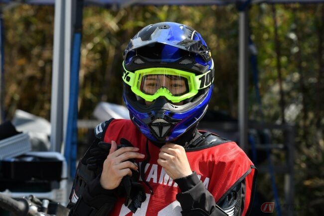 ヘルメットをかぶると髪型が ぺちゃんこになる問題 その解決方法とは バイクのニュース ヘルメットをかぶると髪型が ぺちゃんこになる問題 その解決方法とは バイクのニュース