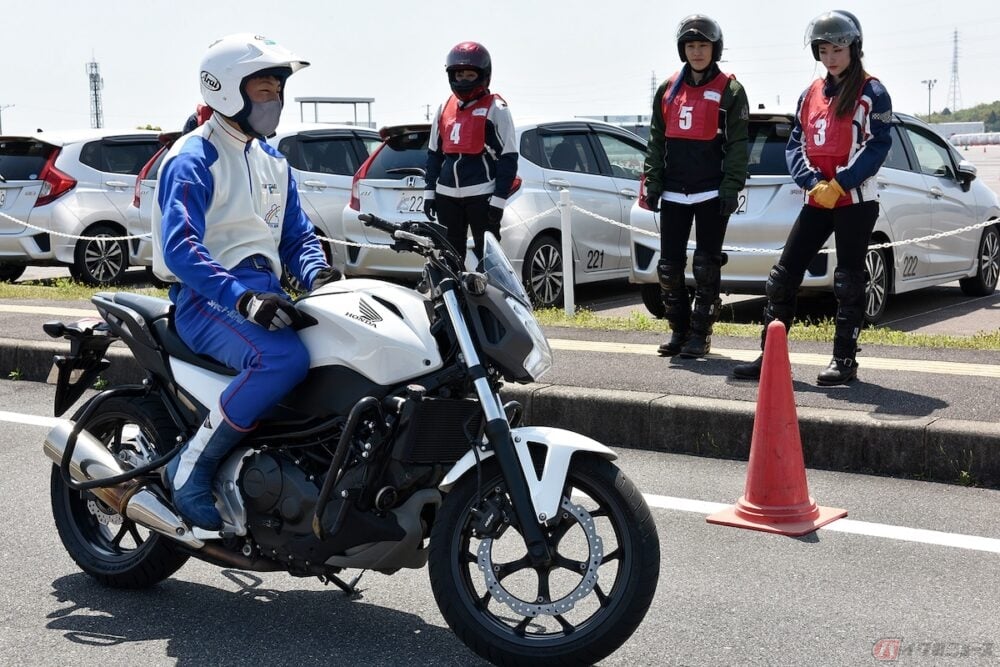 初心者ライダー必見 バイクの発進をスムーズに行うコツを徹底解説 バイクのニュース 初心者ライダー必見 バイクの発進をスムーズに行うコツを徹底解説 バイクのニュース