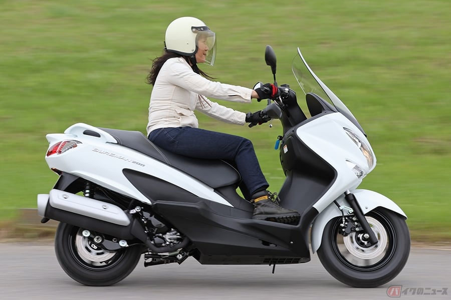 ママライダーに好感触 スズキの軽二輪スクーター バーグマン0 はコンパクトでパワフル バイクのニュース