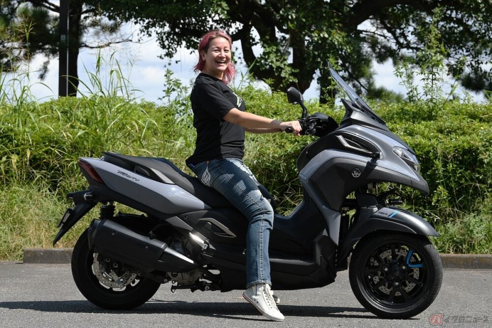 ヤマハの トリシティ300 で苦手な右コーナリングを克服 バイクのニュース