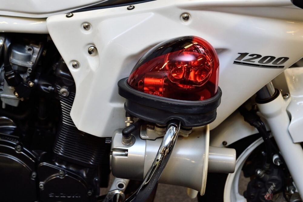 白バイと市販バイクの違いは どんな機能が備わっているのか バイクのニュース 白バイと市販バイクの違いは どんな機能が備わっているのか バイクのニュース