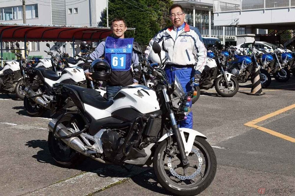 大型自動2輪免許取得への道 45年の時間を埋める技能教習に感動 バイクのニュース 大型自動2輪免許取得への道 45年の時間を埋める技能教習に感動 バイクのニュース