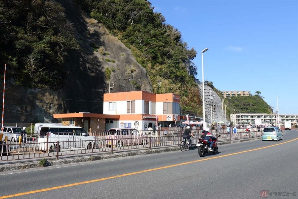 美味しいアジフライを求めて走る旅 逗子海岸に面する まるわ食堂 は味もボリュームも満足でリピート決定 バイクのニュース 美味しいアジフライを求めて走る旅 逗子海岸に面する まるわ食堂 は味もボリュームも満足でリピート決定 バイクのニュース