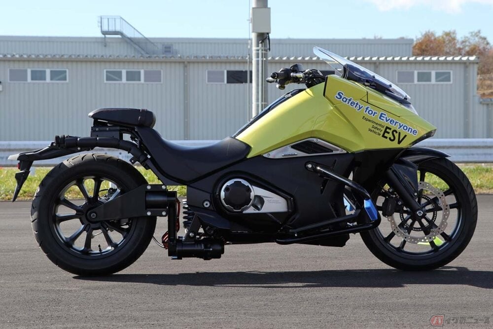 あれ サイドスタンド浮いてない ホンダの進化した2輪姿勢制御 バイクの自然な操縦を目指す バイクのニュース あれ サイドスタンド浮いてない ホンダの進化した2輪姿勢制御 バイクの自然な操縦を目指す バイクのニュース