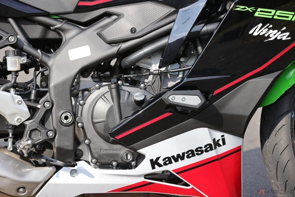 バイクとクルマ それぞれのエンジンは何が違う バイクのニュース バイクとクルマ それぞれのエンジンは何が違う バイクのニュース