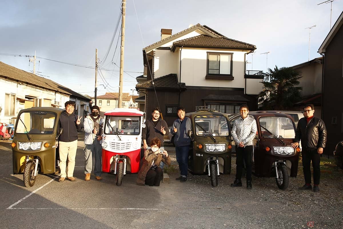 FBのグループ、「APtrikes125のある生活」の管理人、杉原さんたちと一緒に交流を深めた株式会社アライブプラス代表の渡辺さん(右から3人目)