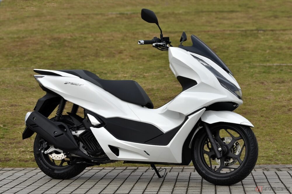 スクーターの足元に荷物を置いて運転した場合 違反になるのか バイクのニュース スクーターの足元に荷物を置いて運転した場合 違反になるのか バイクのニュース