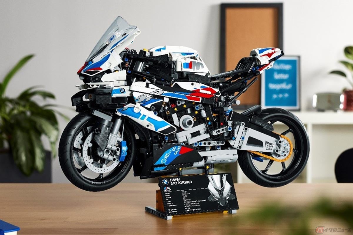 BMW Motorrad「M1000RR」を完全再現した「レゴ テクニック BMW M1000 RR」