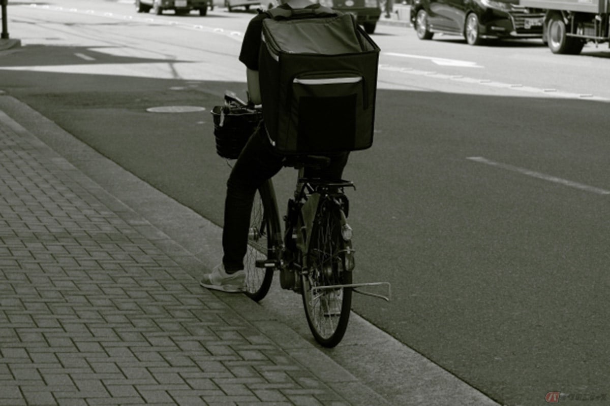 道路交通法上、自転車は「軽車両」と位置付けられています
