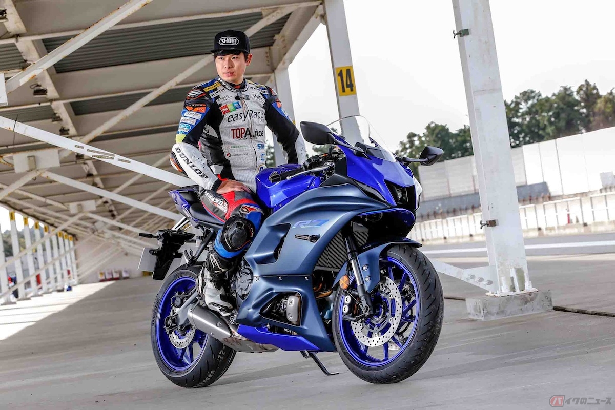 世界や日本で活躍中のレーシングライダー石塚健がヤマハの新型「YZF-R7」を徹底試乗