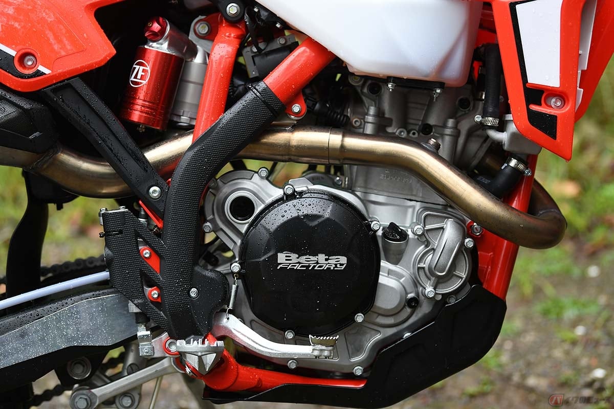 ベータ製4ストローク・エンデューロマシン「RR4T350」。2022年モデルではECUセッティングやクラッチスプリングのダイヤフラム化が果たされています