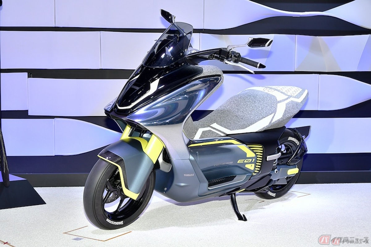 2019年の東京モーターショーで公開されたE01(原付二種クラス相当)。固定式のバッテリーを搭載しています