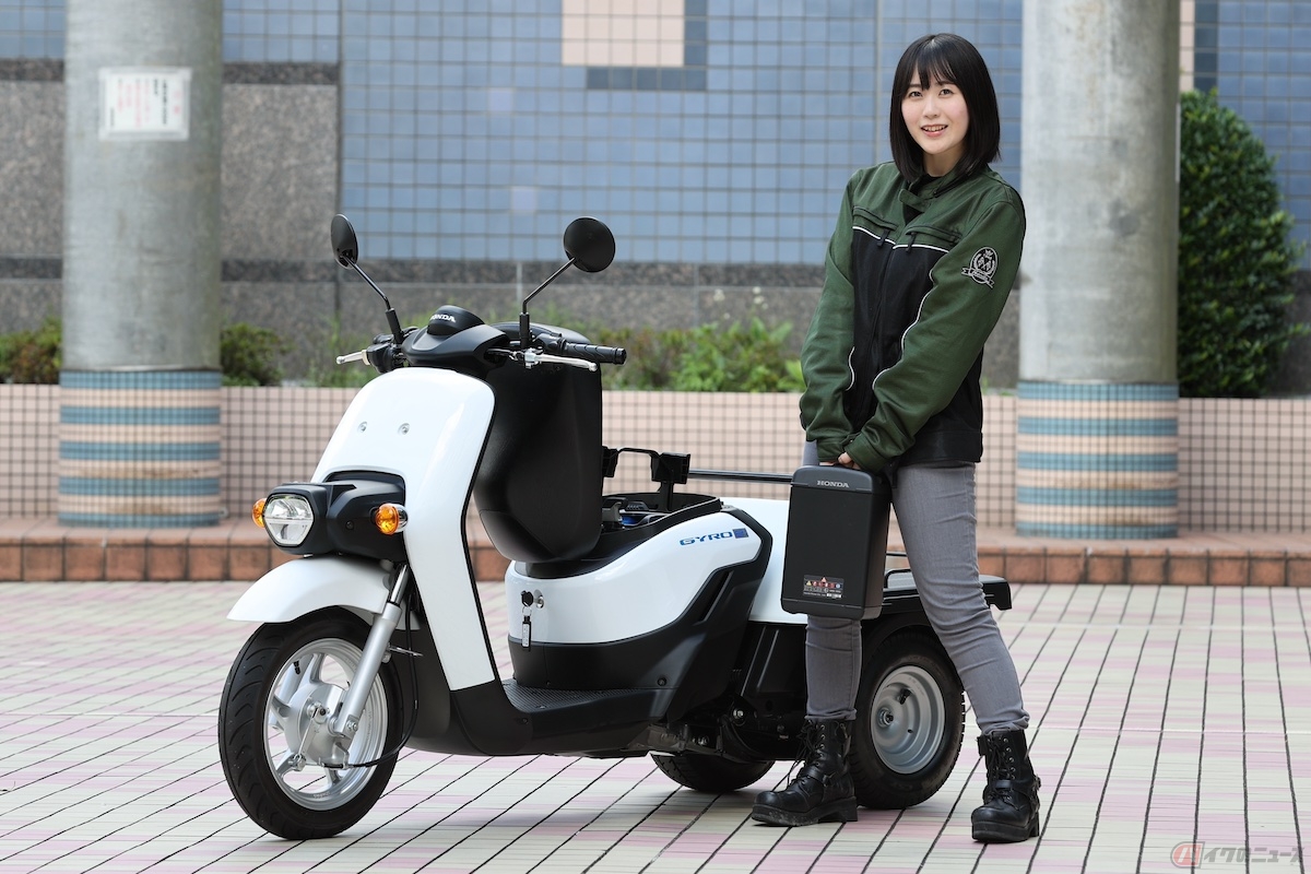 近距離移動手段として注目されている電動バイクや電動キックボード