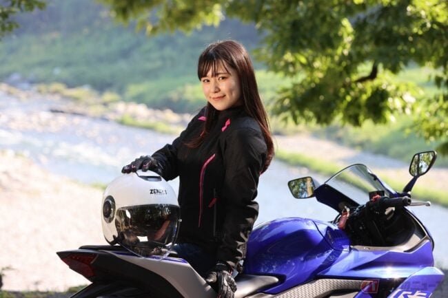 女性ライダー必見 ヘルメットをかぶって髪型が崩れた場合の対処法とは バイクのニュース 女性ライダー必見 ヘルメットをかぶって髪型が崩れた場合の対処法とは バイクのニュース