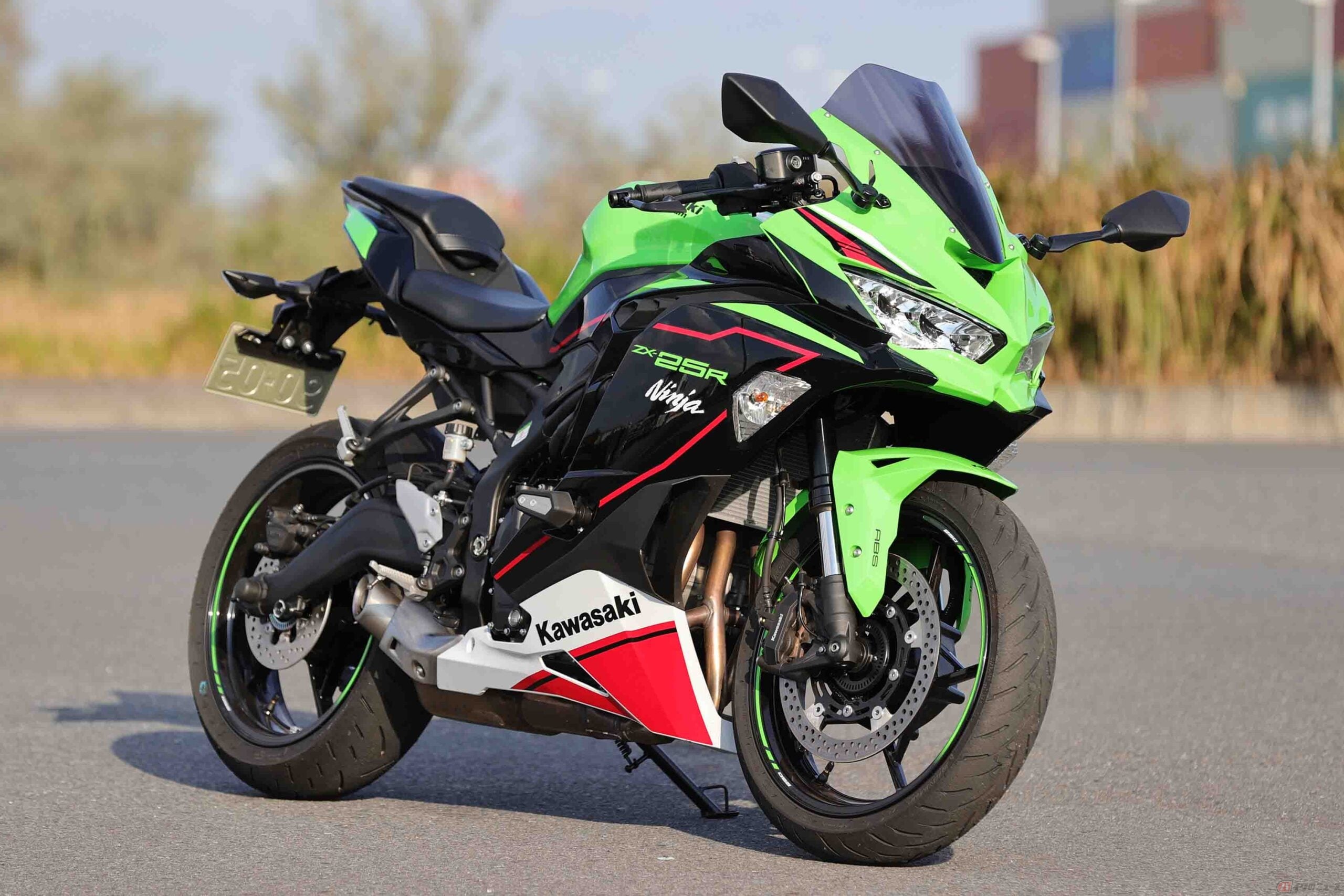レーシングライダー大久保光の市販車インプレッション カワサキ Ninja Zx 25r に公道試乗 バイクのニュース レーシングライダー大久保光の市販車インプレッション カワサキ Ninja Zx 25r に公道試乗 バイクのニュース