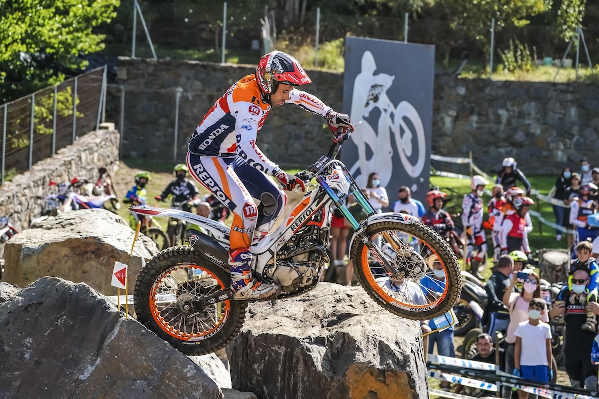 FIMトライアル世界選手権、FIM X-Trial世界選手権で前人未到の30連覇を達成しているトニー・ボウ選手