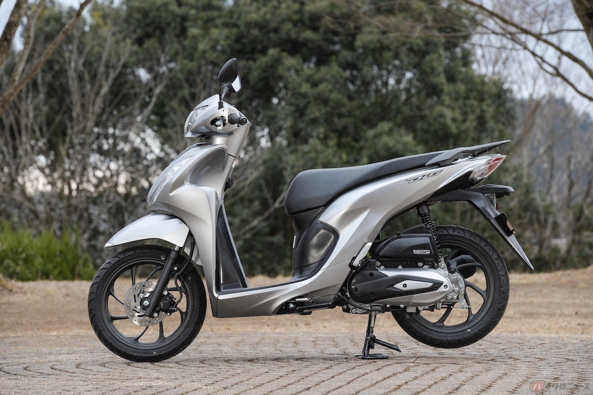センタースタンドをかけるのが苦手なライダーは小排気量モデルで練習しましょう