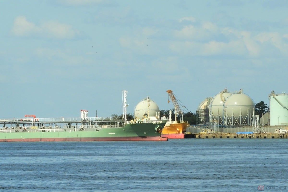 油国が売り出す原油を、日本は輸入しています