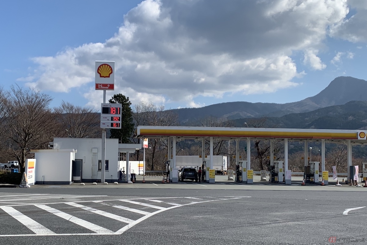 高速道路のガソリンスタンドが今後安くなる場合を考察します