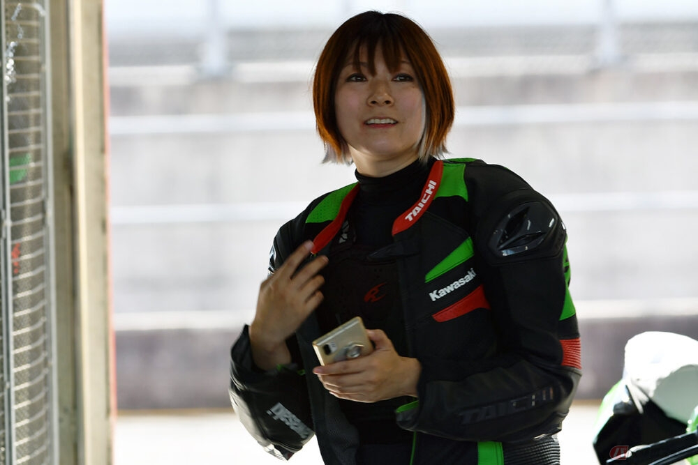 もも ホントに初心者でも参加可能!? カワサキ主催の「Ninja ZX-25R」ワン