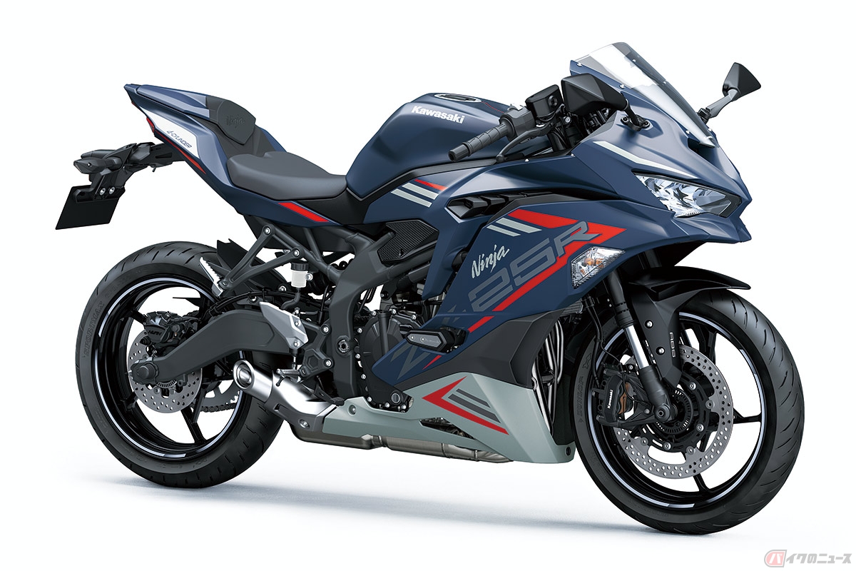 カワサキ「Ninja ZX-25R SE」の新色メタリックマットトワイライトブルー×メタリックマットフュージョンシルバー