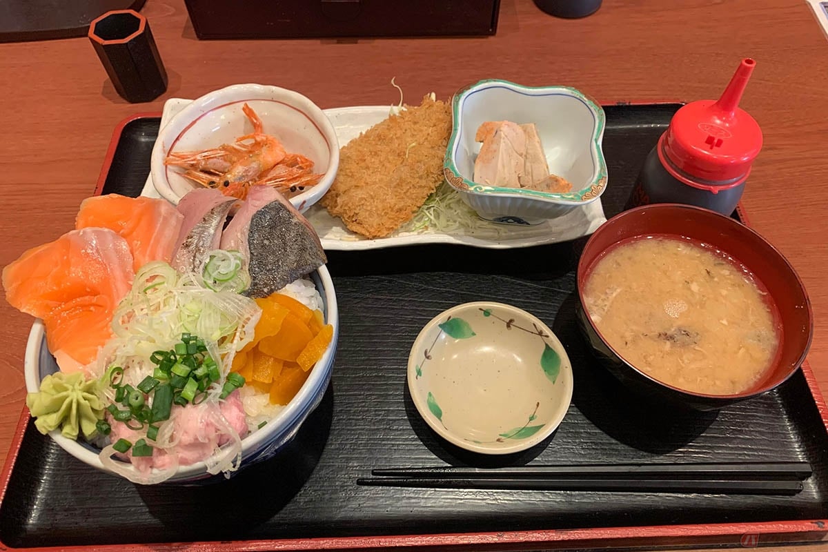 このボリュームで税込1100円! 埼玉でこんなに美味しい海鮮ものを楽しめるとは……嬉しい誤算です