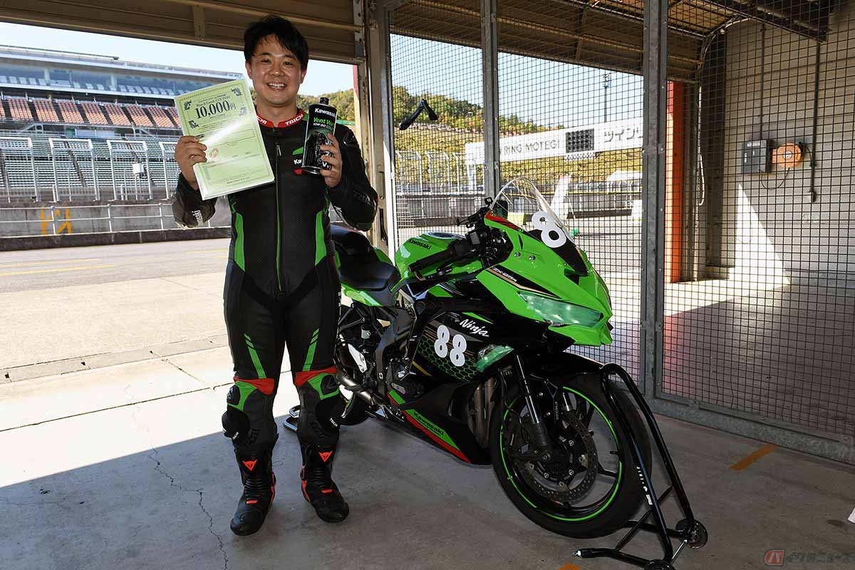 カワサキ「Ninja ZX-25R」のワンメイクレース「Ninja Team Green Cup」の最終戦に参戦したレース初心者の佐藤 祐太選手
