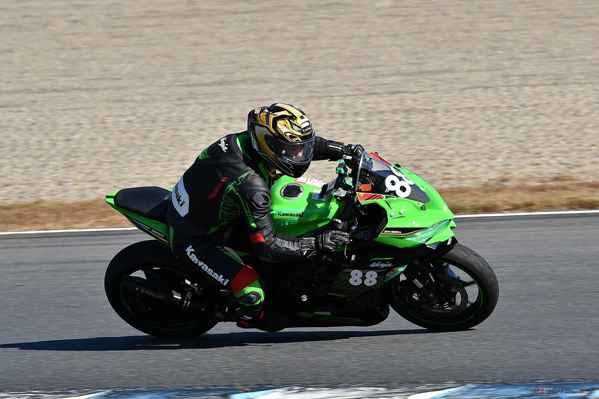 カワサキ「Ninja ZX-25R」のワンメイクレース「Ninja Team Green Cup」の最終戦に参戦したレース初心者の佐藤 祐太選手