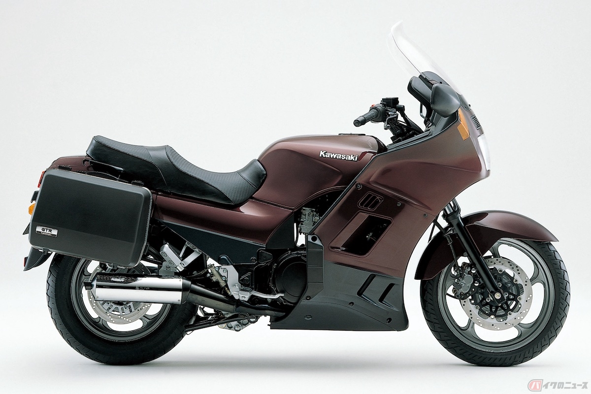劇中には、ベスパやカワサキ1000GTRも登場