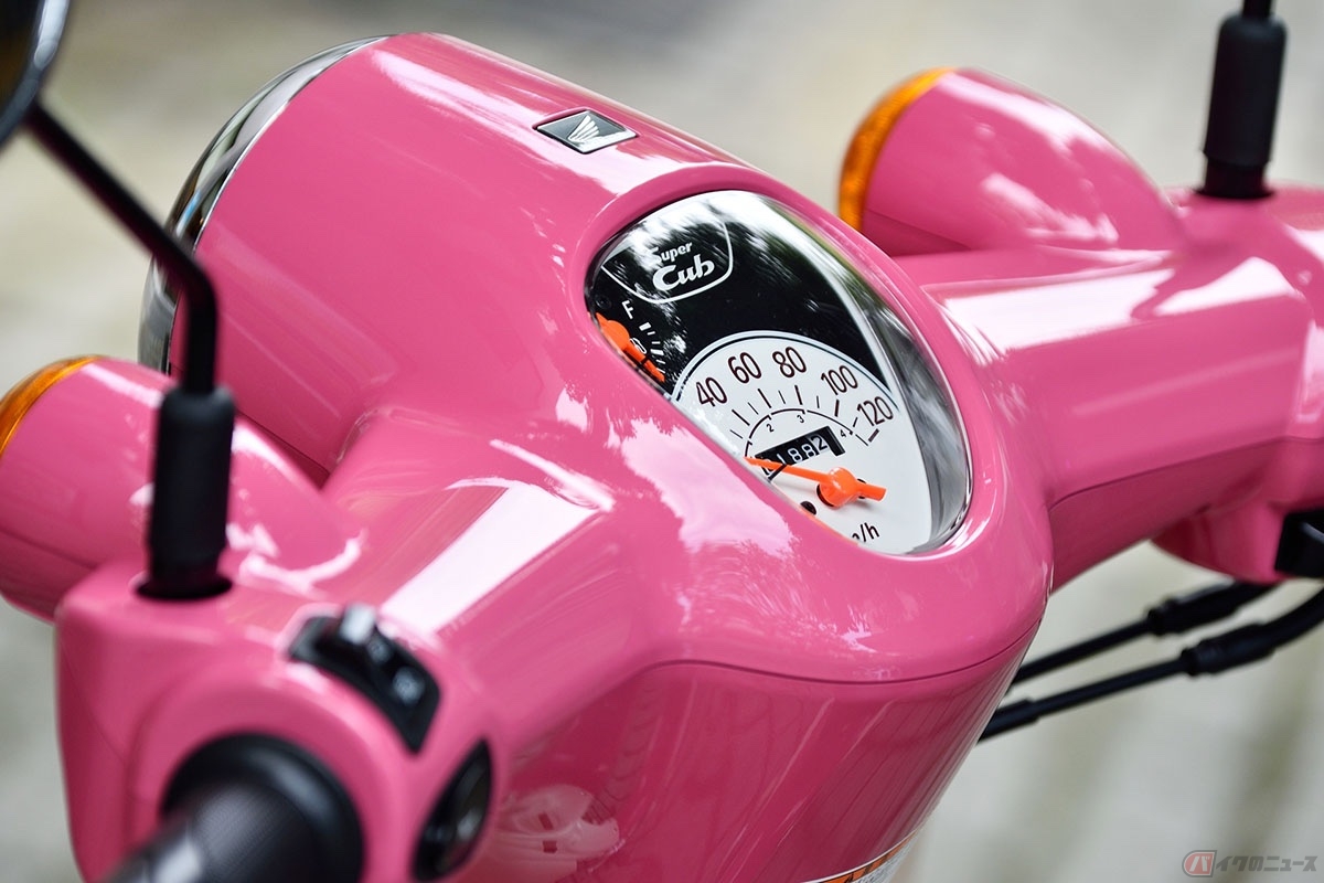 ホンダ「スーパーカブ（天気の子仕様）」のメーター