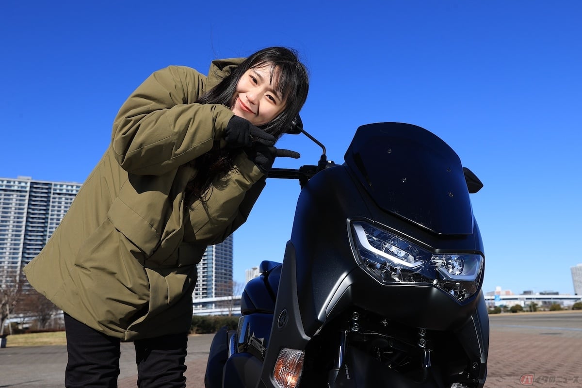 NMAXを正面からの見ると「頭長っ!笑」と思ってしまう