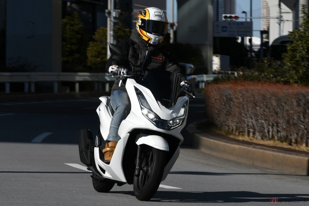 原2スクーターの利便性に驚きのホンダ Pcx レーシングライダー石塚健の市販車インプレッション バイクのニュース 原2スクーターの利便性に驚きのホンダ Pcx レーシングライダー石塚健の市販車インプレッション バイクのニュース