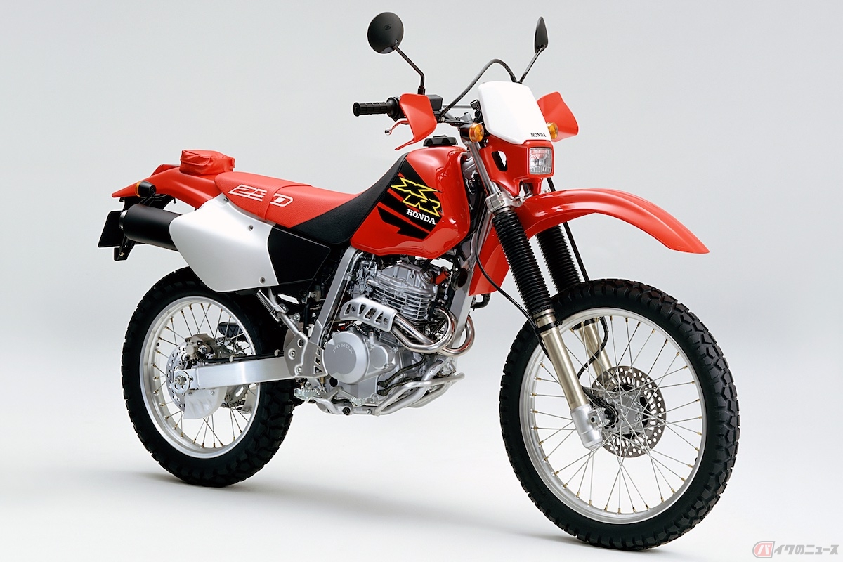 サム・ワーシントンは、ホンダのXR250Rが印象的に使用された『タップ・ドッグス』に出演した