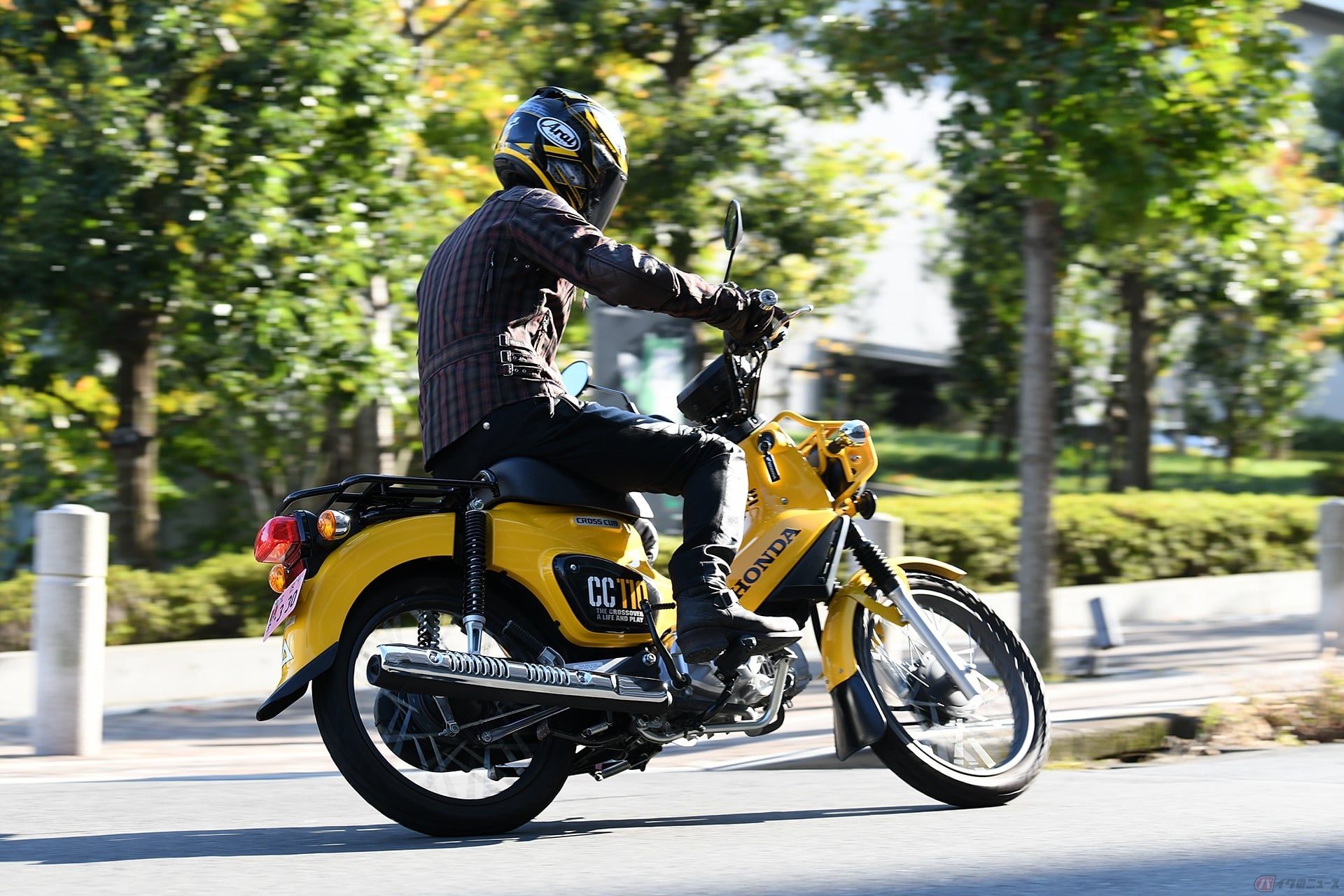 クロスカブは、よりスーパーカブにより近く走りも穏やかで気軽に乗ることができます