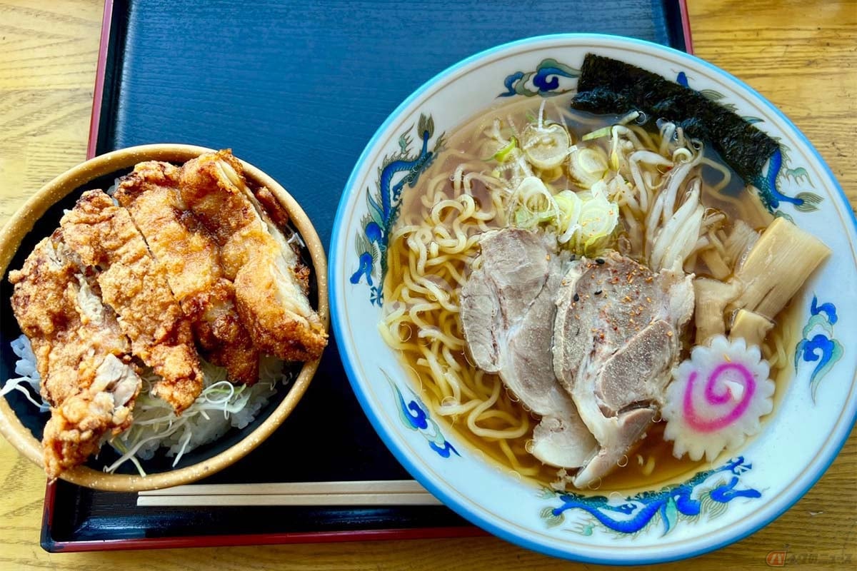 中央道で最も標高が高い 中央道原pa 山賊焼と激ウマ醤油ラーメンを堪能 バイクで行く高速道路グルメ バイクのニュース 中央道で最も標高が高い 中央道原pa 山賊焼と激ウマ醤油ラーメンを堪能 バイクで行く高速道路グルメ バイクのニュース