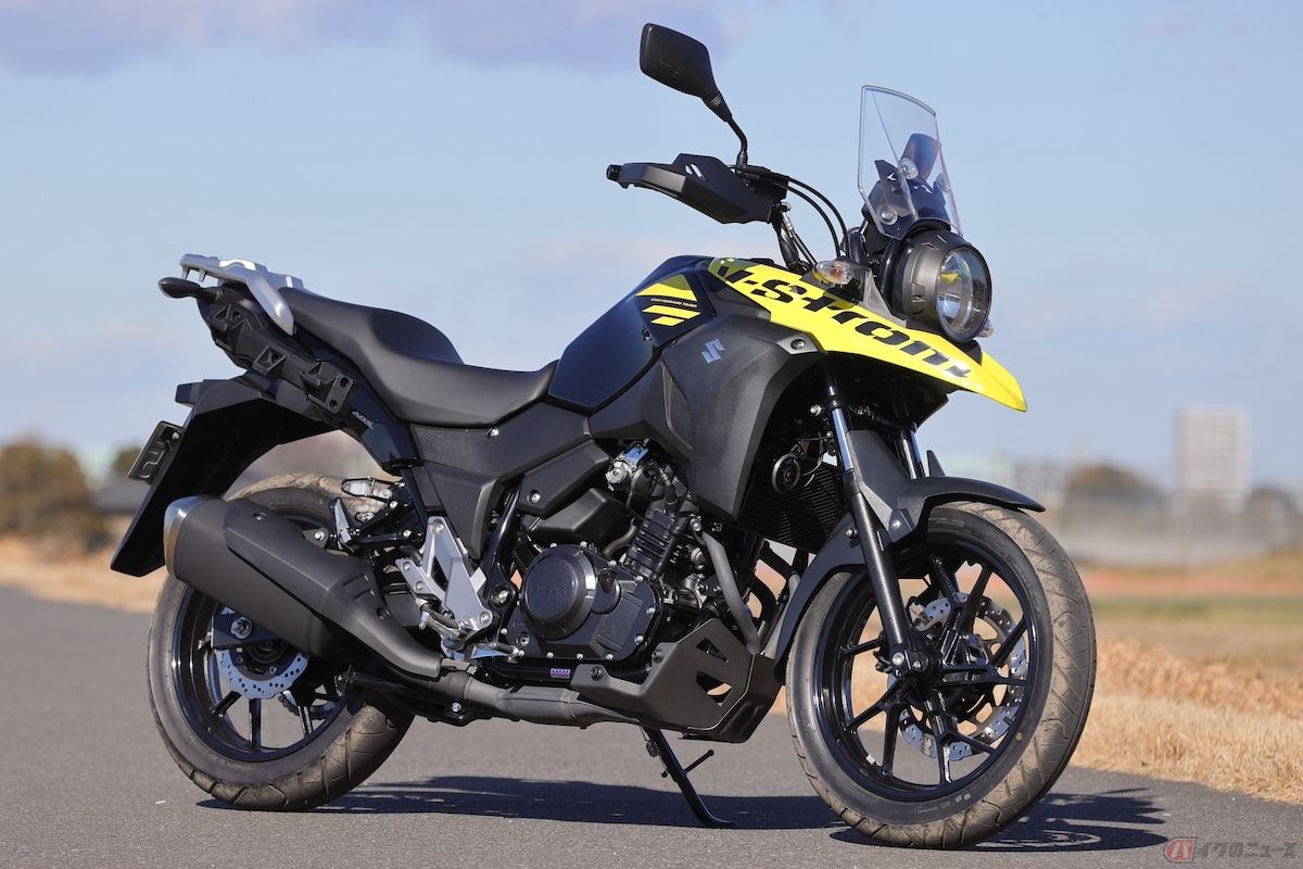 くちばしのようなフロントフォルムが特徴的なスズキ「Vストローム250」