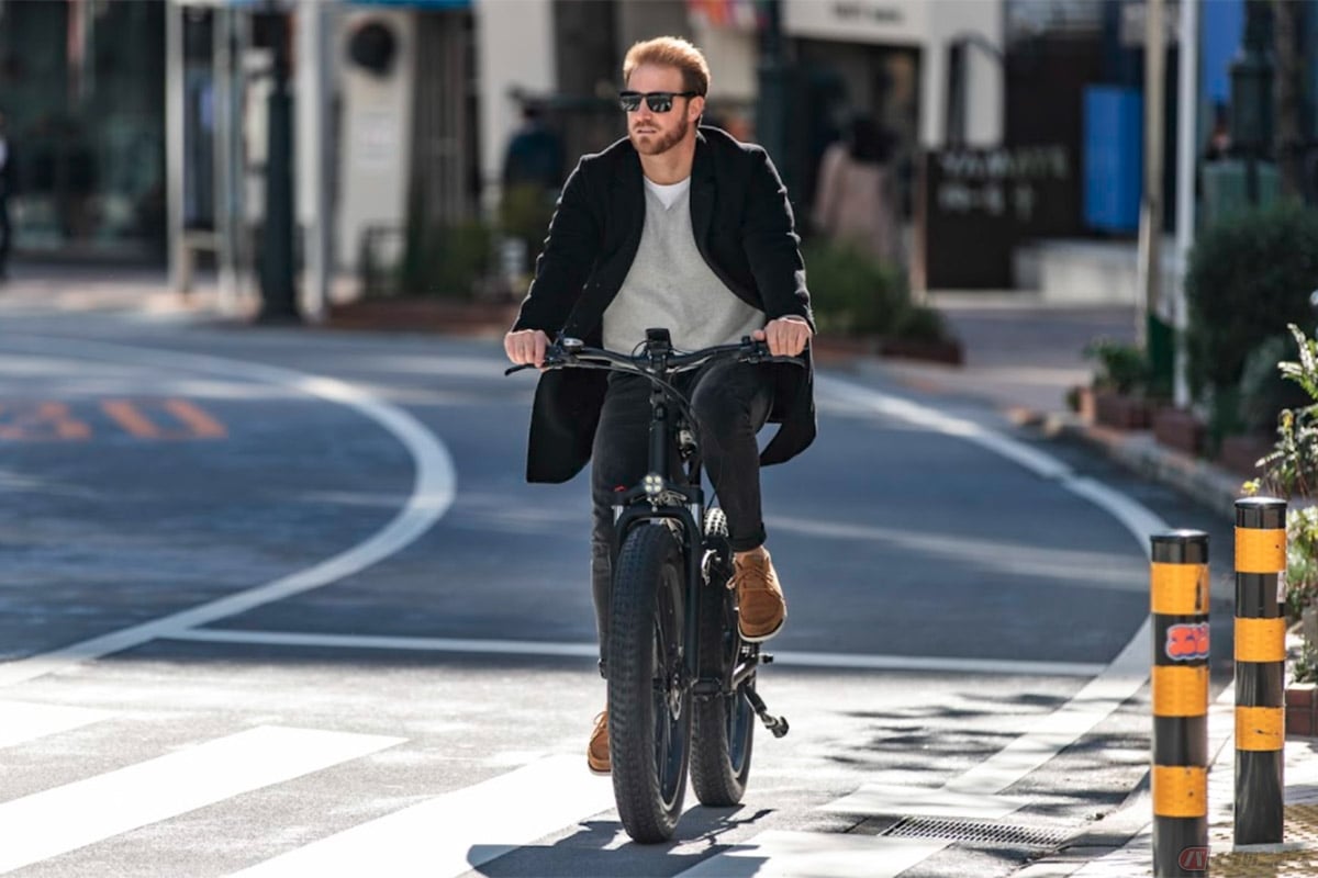 折畳式の次世代e-Bike(電動アシスト自転車)「MOVE X」