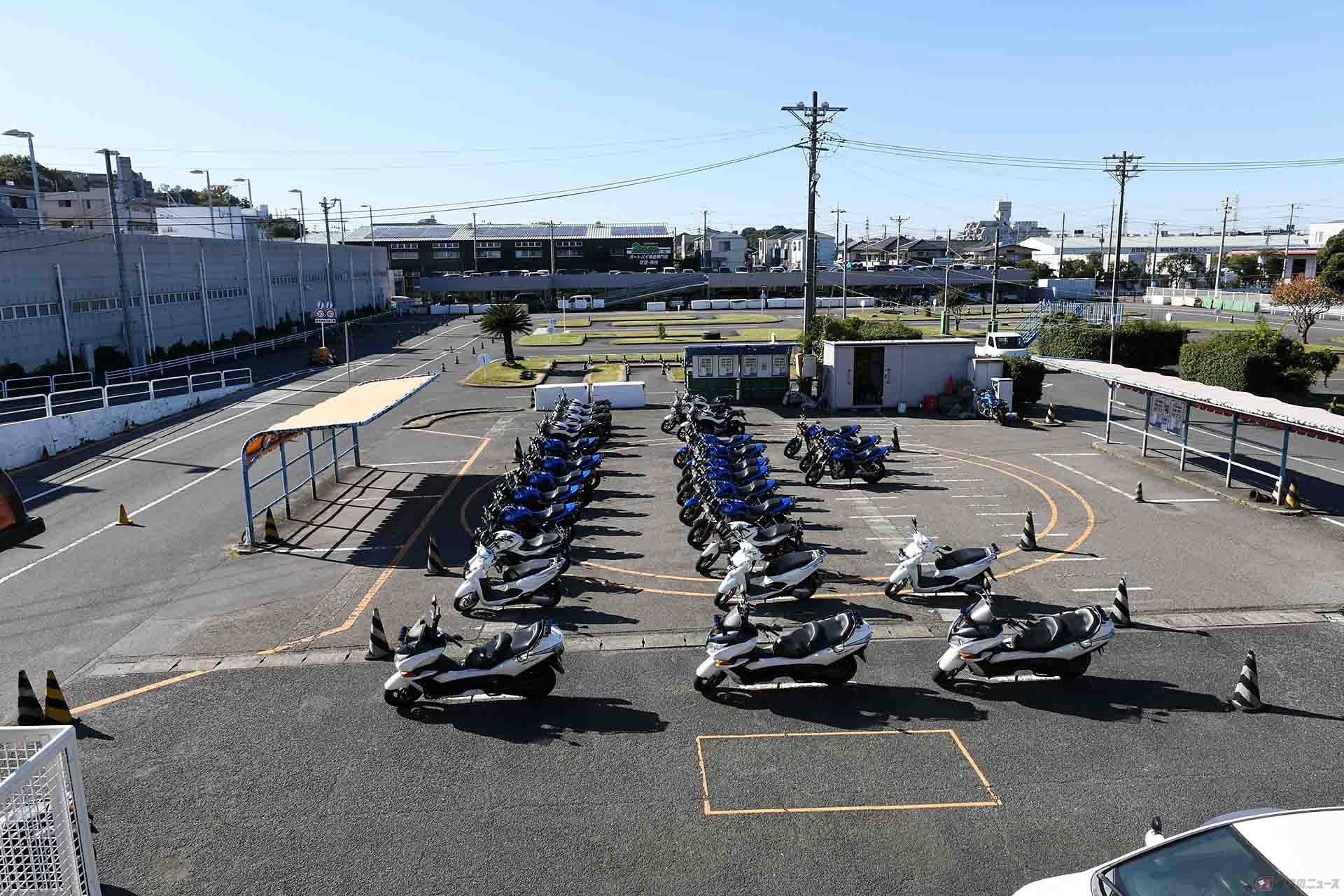 バイク自体に仮免許という制度が存在しないため、路上教習は実施されません