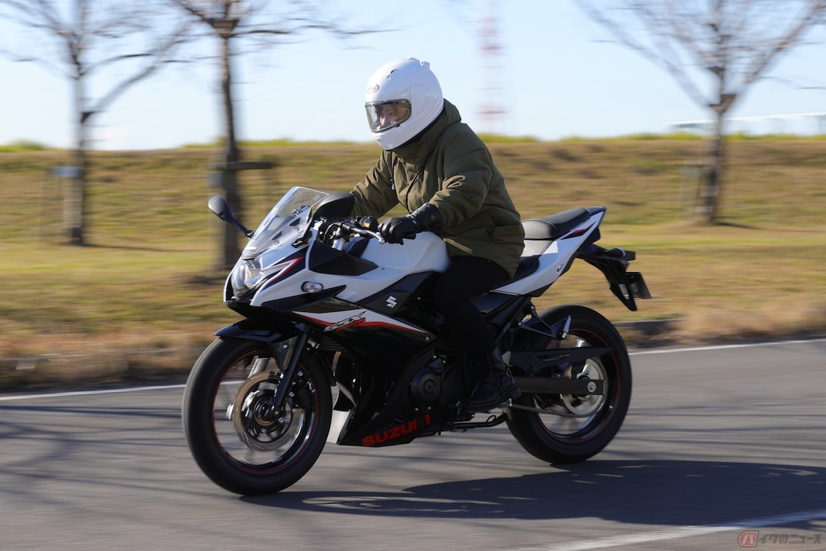 他の250ccよりも大柄に感じる理由はポジションの影響も要因の一つ