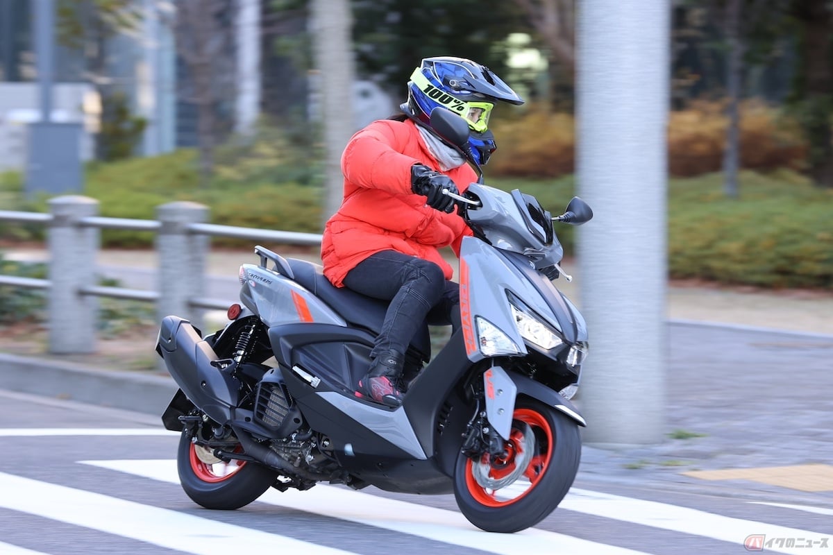 キビキビと動くシグナスグリファスのブレーキは、カチッと効く印象