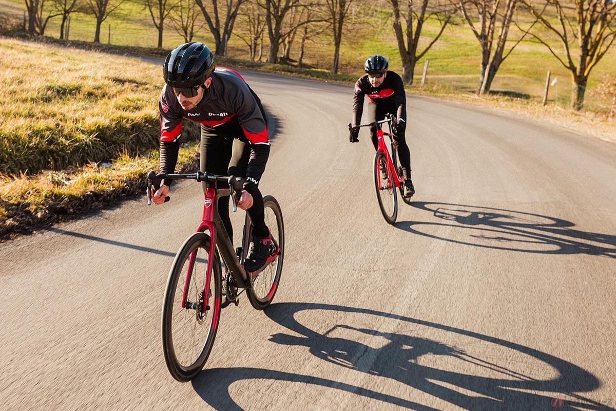 ドゥカティ初の最新電動アシストロードバイク「Futa」